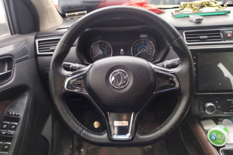 Used Dongfeng Fengon 580 2017 1.5T Manual Luxury Model
