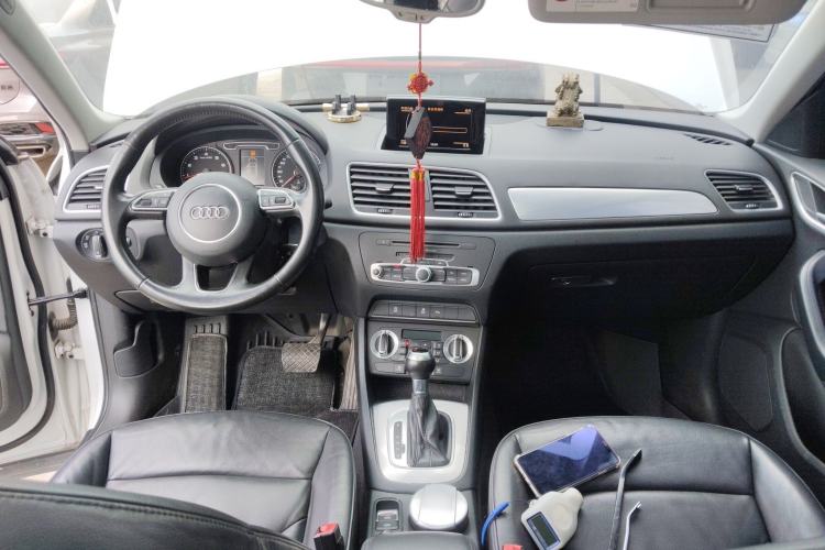 Used Audi Q3 2016 30 TFSI Collector's Edition Comfort Model Center Console