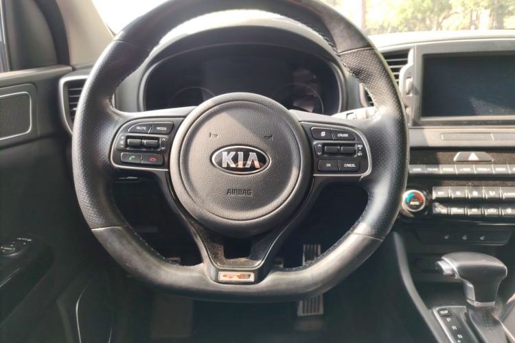 Used Kia KX5 2016 1.6T Automatic Two-Wheel Drive Premium Steering Wheel