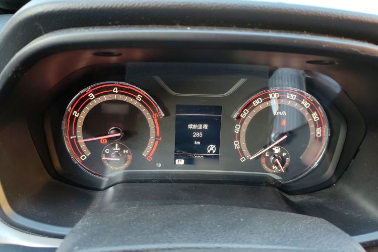 Used SAIC MAXUS T60 2017 2.0T Gasoline Automatic Two-Wheel Drive High-Ride Comfort-Grade Standard Cabin
