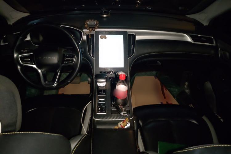 Used Roewe i6 MAX New Energy 2020 1.5T PHEV Cool & Stylish Skyroof Edition Center Console