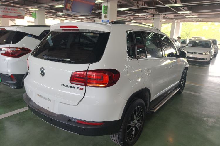 Used Volkswagen Tiguan 2015 1.8TSI Automatic Two-Wheel Drive Luxury Model Rear Right 45 Deg