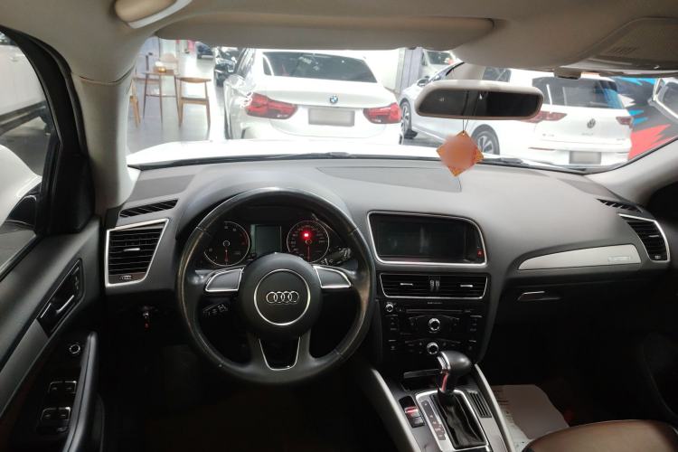 Used Audi Q5 2017 Plus 40 TFSI Ambition Model