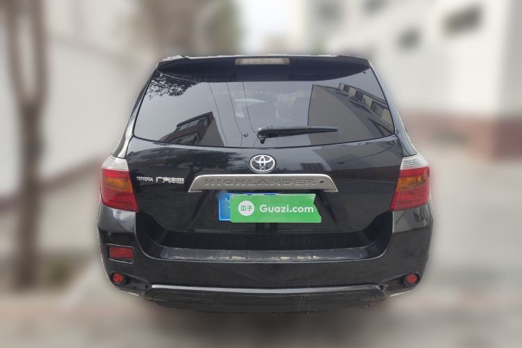 Used Toyota Highlander 2011 2.7L Two-Wheel Drive 7-Seater Luxury Edition Rear