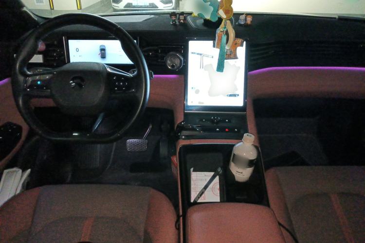 Used Nio EC6 2022 75 kWh Sport Edition Center Console