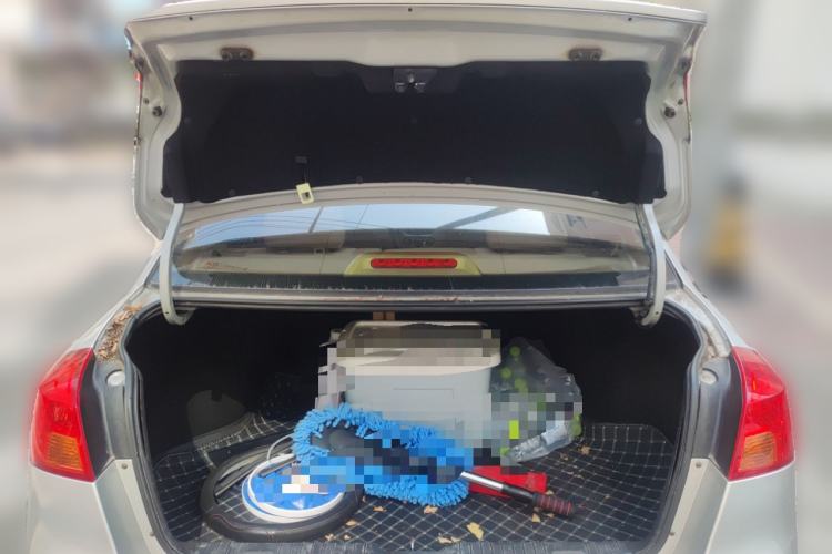 Used Buick Excelle 2011 1.6 LX-MT Trunk