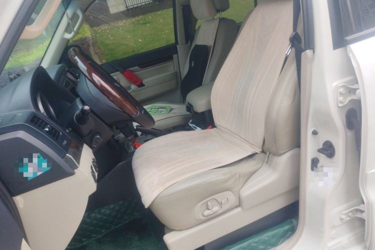 Used Mitsubishi Pajero  Left Front Seat