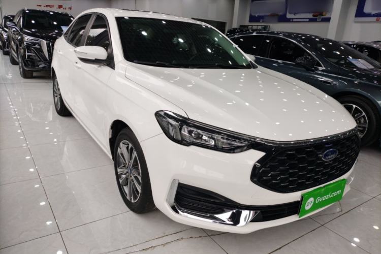 Used Ford Escort 2021 1.5L Automatic Diamond Edition Front Right 45 Deg