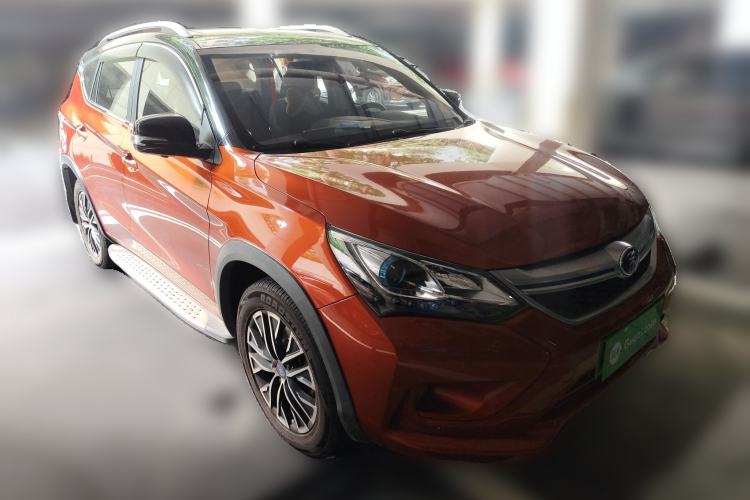 Used BYD Song New Energy 2017 Song DM 1.5TID All-Wheel Drive Luxury Model Front Right 45 Deg