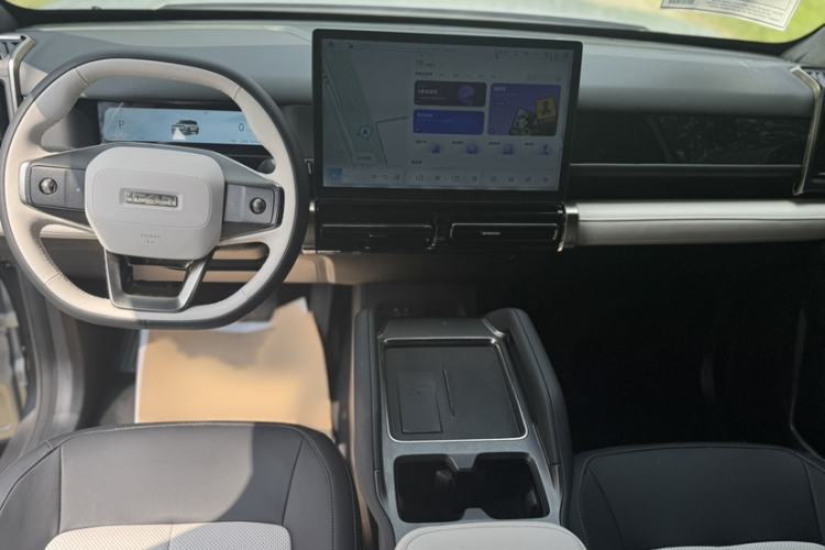 Used iCAR 03T 2024 520km Two-Wheel Drive Long-Range Version Interior 2