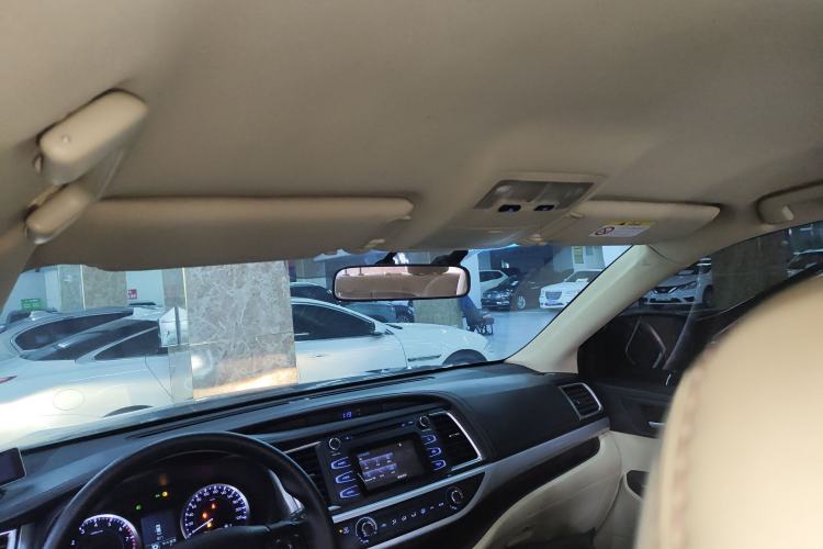 Used Toyota Highlander 2018 2.0T Two-Wheel Drive Elite Version 5 Seats China VI Standard