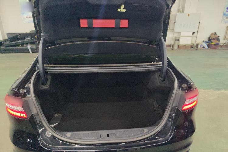 Used Ford Taurus 2019 EcoBoost 245 Premium Edition Trunk