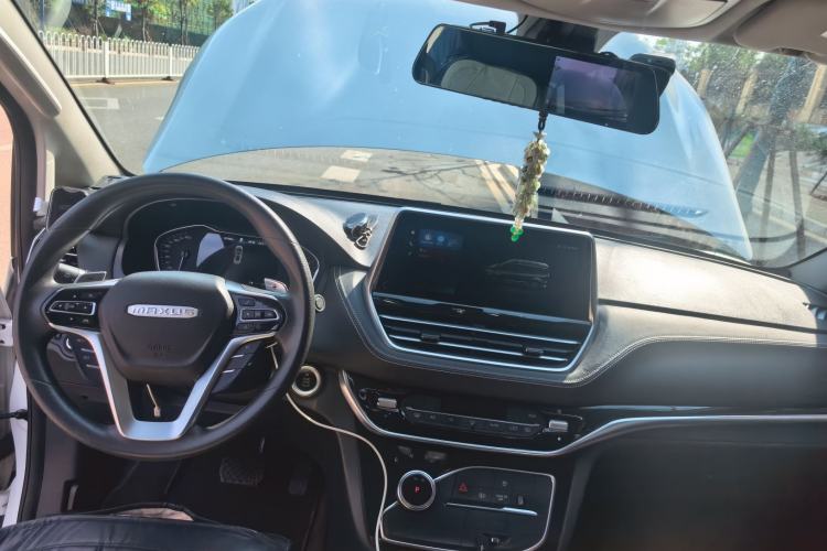 Used SAIC MAXUS G20 2023 Facelift PLUS 2.0T Diesel Automatic Luxury Edition Center Console