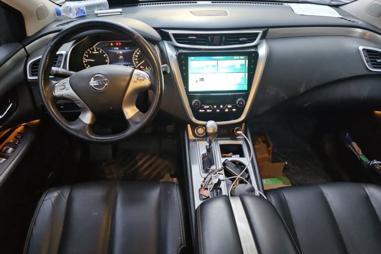 Used Nissan Murano 2019 2.5L XL Two-Wheel Drive Smart Connect Luxury Edition China VI Standard Center Console