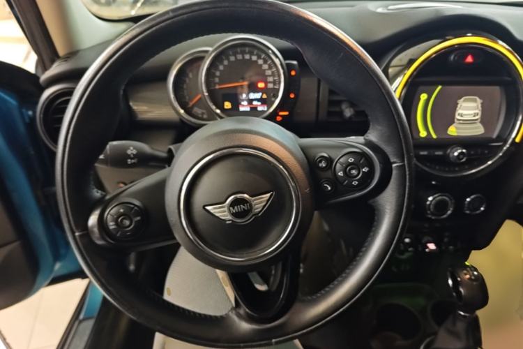 Used MINI 2015 1.5T COOPER Fun Five-Door Edition
