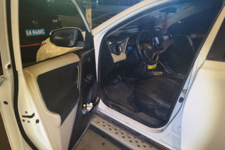 Used Toyota RAV4 2013 2.0L CVT Two-Wheel Drive Urban Edition
