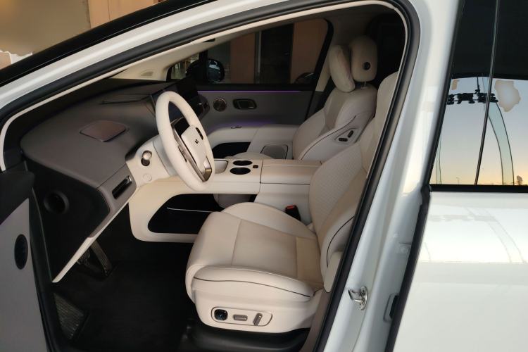 Used Li Auto Li Auto i8 2025 Model Standard Version
