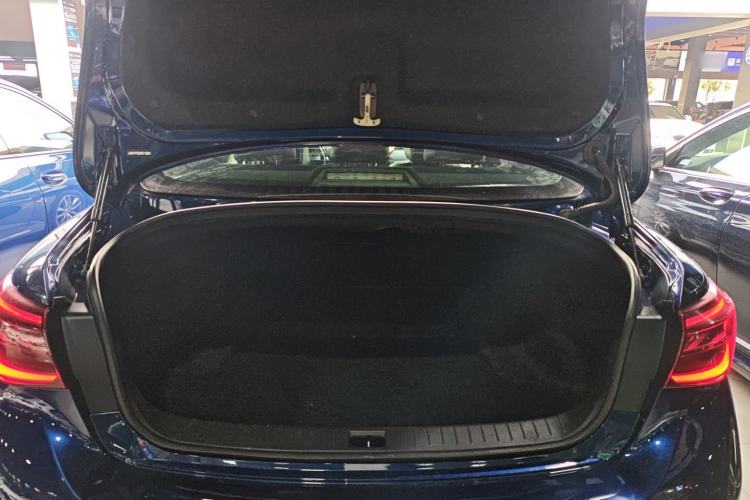 Used Infiniti Q50L 2018 2.0T Comfort Edition China VI Standard
