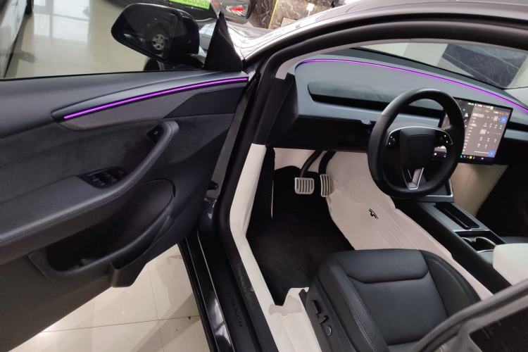 Used Tesla Model Y 2025 Long-Range All-Wheel Drive First Edition