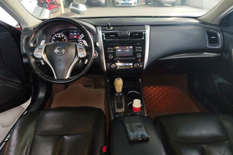 Used Nissan Teana 2013 2.5L XL Leading Edition Center Console