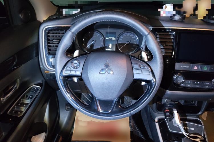 Used Mitsubishi Outlander 2020 2.4L 4x4 Zhi Xiang Edition 7-Seater
