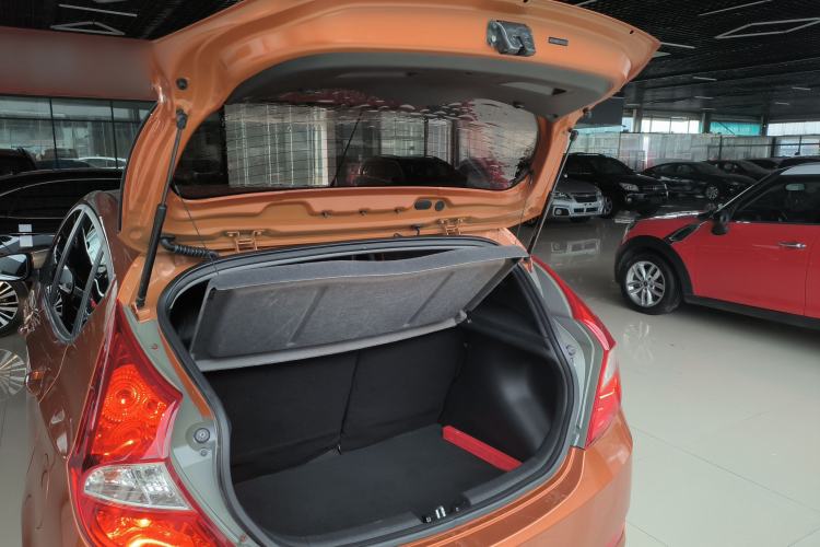 Used Hyundai Verna Ray 2014 1.4L Automatic GLX
