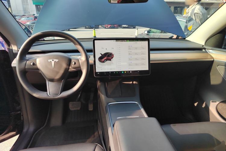 Used Tesla Model Y 2022 Revised Version Rear-Wheel Drive Center Console