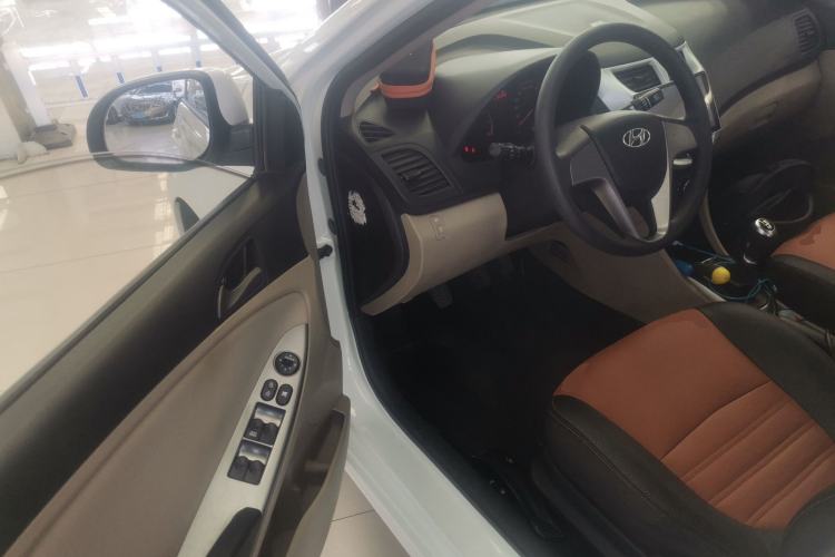 Used Hyundai Verna (older generation) 2014 1.4L Manual Smart GLS Trim