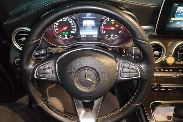 Used Mercedes-Benz GLC 2019 GLC 260 L 4MATIC Dynamic Model Steering Wheel