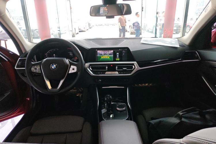 Used BMW 3 Series 2021 320i Sport Package
