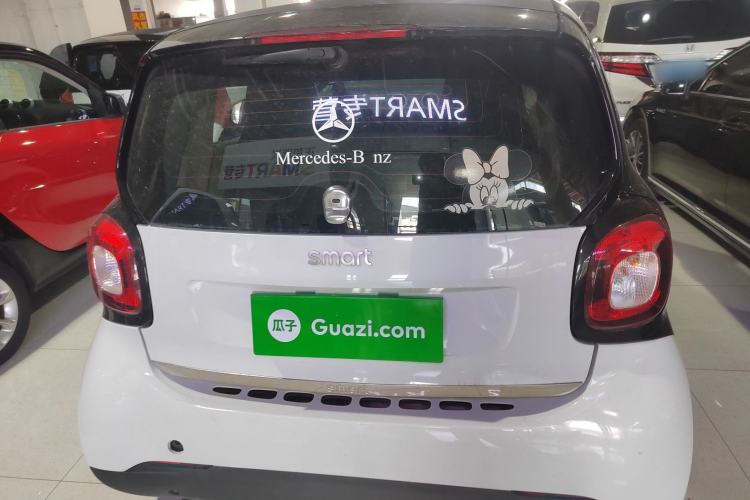 Used smart fortwo 2015 1.0L 52 kW hardtop Dynamic version