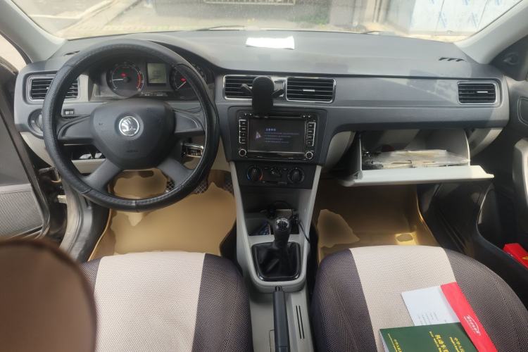 Used Skoda Rapid 2013 1.6L Manual Enjoyment Model