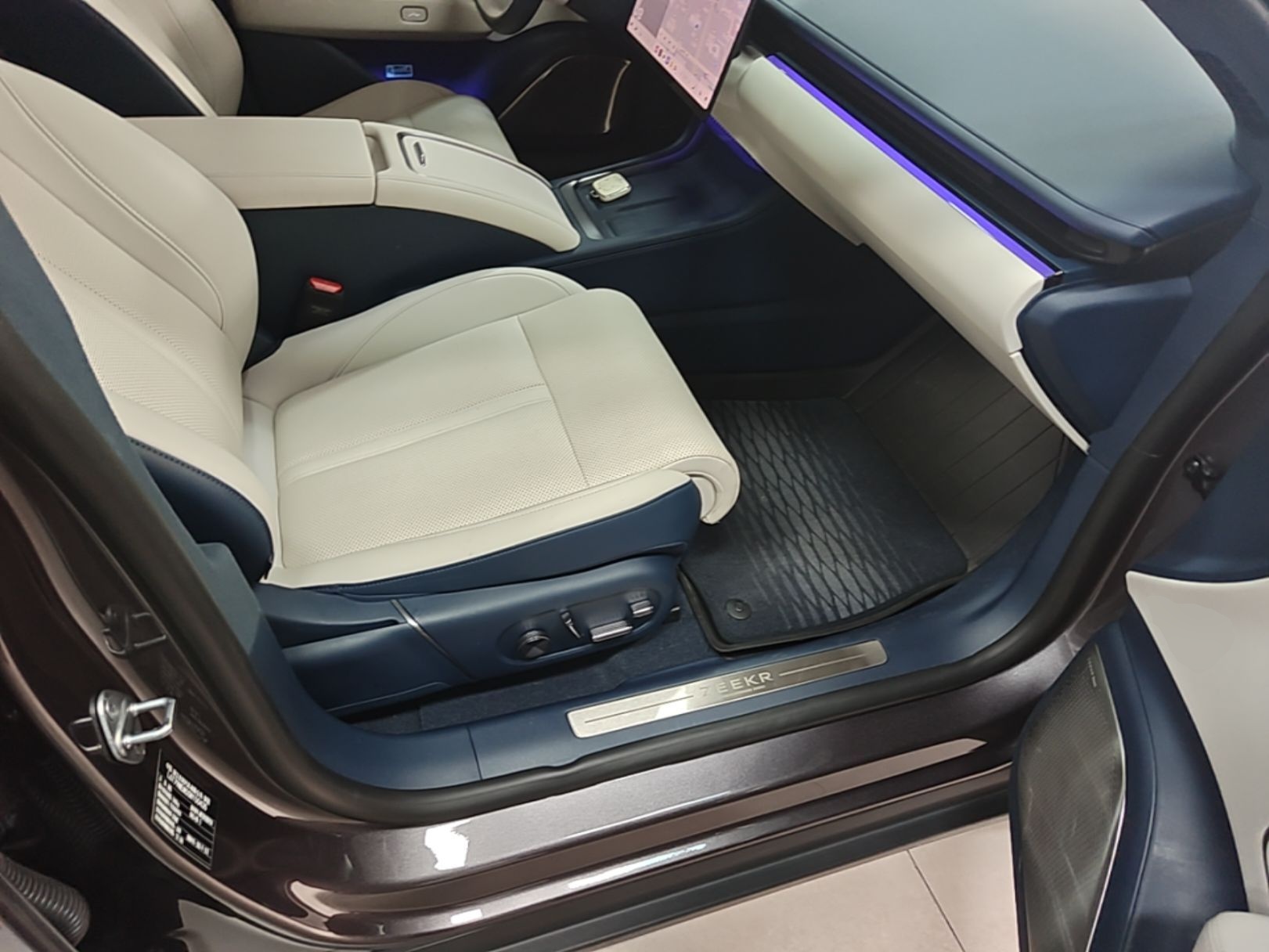 Zeekr 007 2025 Rear-Drive Intelligent Driving Version 75 kWh — снимка 19