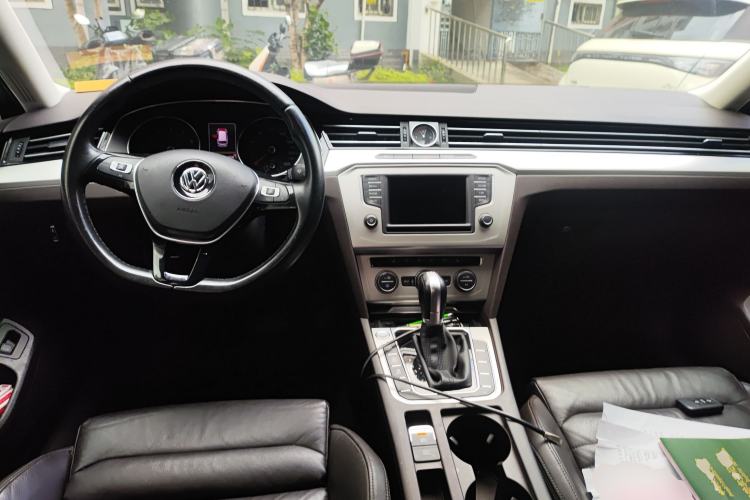 Used Volkswagen Variant 2016 380TSI Two-Wheel-Drive Style Edition
