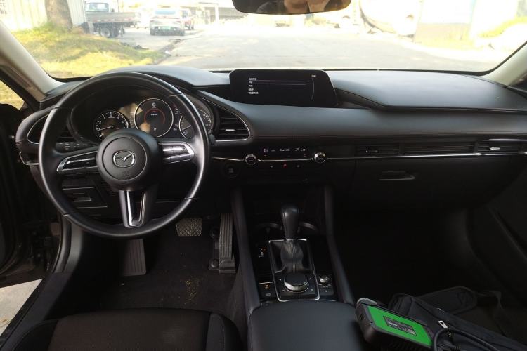 Used Mazda 3 Axela 2021 2.0L Automatic ZhiXuan Edition Center Console
