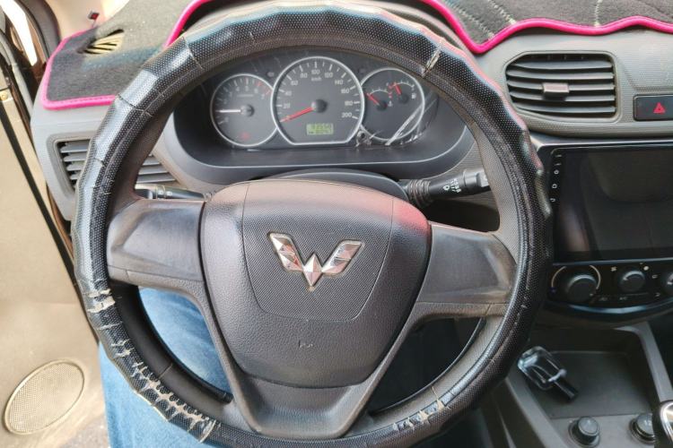 Used Wuling Hongguang 2015 1.5L S Base Model China IV
