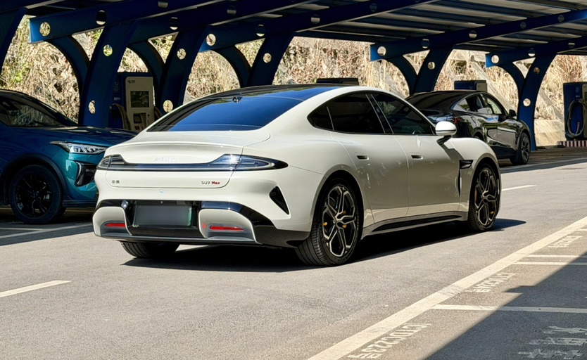 Xiaomi Auto SU7 2024 Four-Wheel Drive Ultra-Long Range Advanced Intelligent Driving Max Edition — снимка 15
