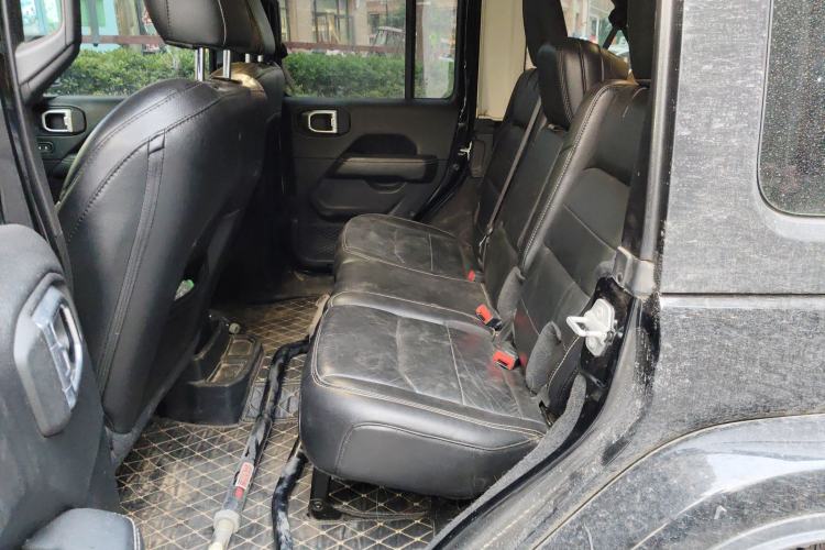 Used Jeep Wrangler 2019 2.0T Sahara Four-Door Version China VI Emission Standard