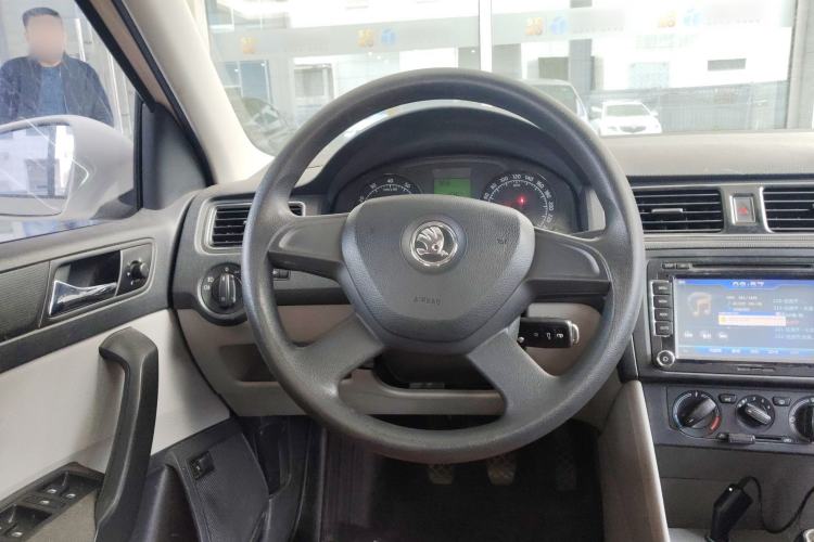 Used Skoda Rapid 2013 1.6L Manual Smart Selection Model
