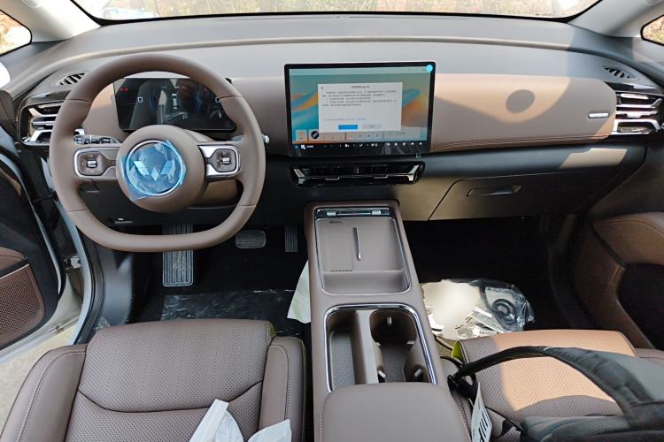 Used Wuling Starlight 730 2025 Model Pure Electric 500km Luxury Edition
