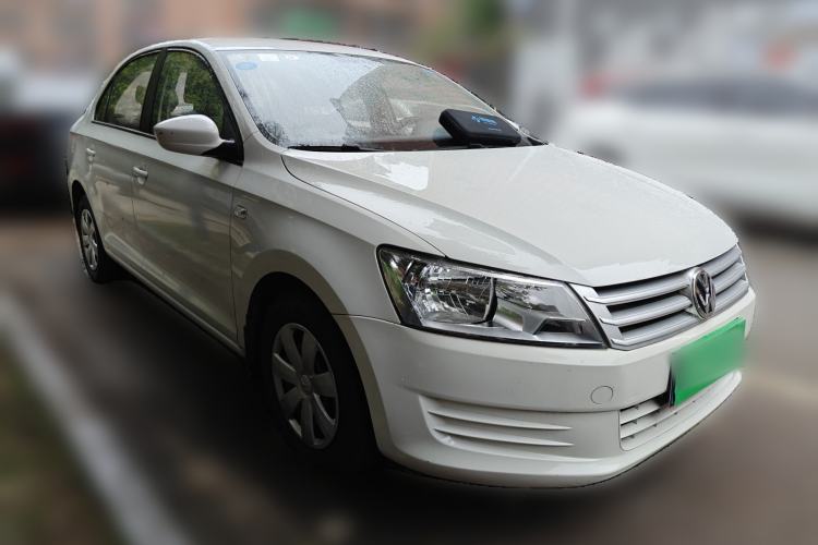 Used Volkswagen Santana 2015 1.6L Manual Fashion Edition Front Right 45 Deg