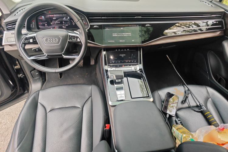 Used Audi Q7 2020 55 TFSI quattro S line sports model Center Console