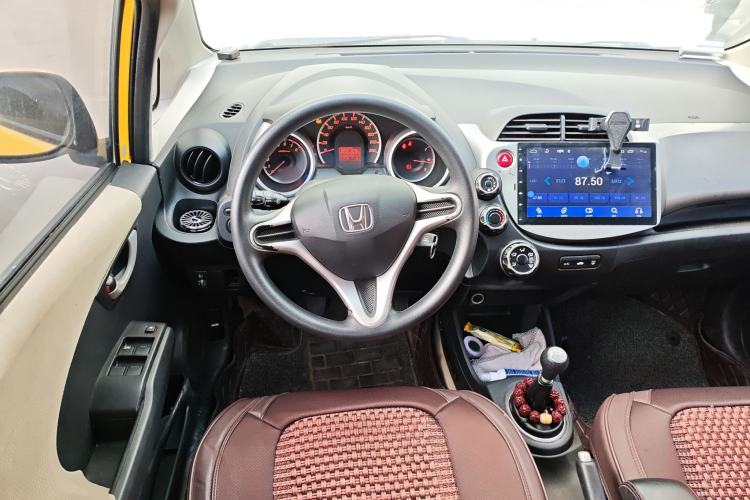Used Honda Fit 2011 1.3L manual Comfort version
