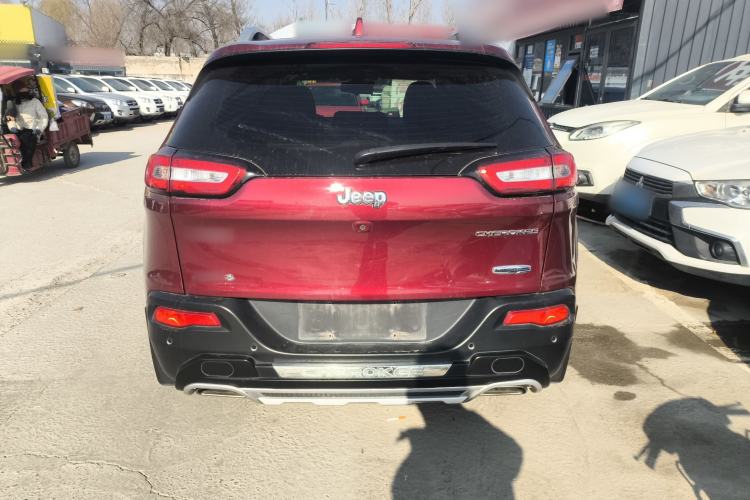 Used Jeep Cherokee 2016 2.4L Professional Smart Version
