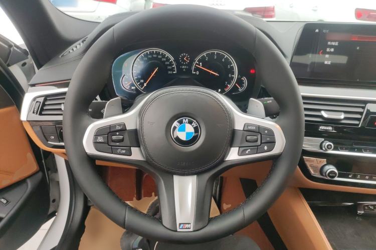 Used BMW 5 Series 2018 Restyled 530Li Leading Edition M Sport Package
