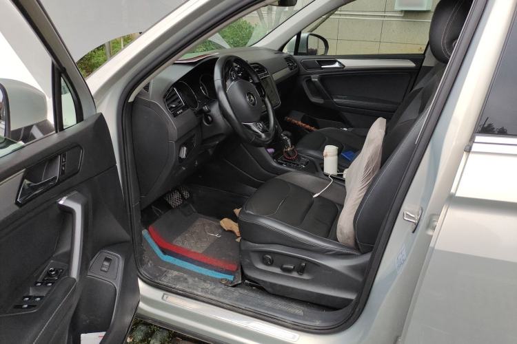 Used Volkswagen Tiguan L 2019 Revised 330TSI Automatic Two-Wheel Drive Smart & Luxury Edition China VI Standard Driver Seat