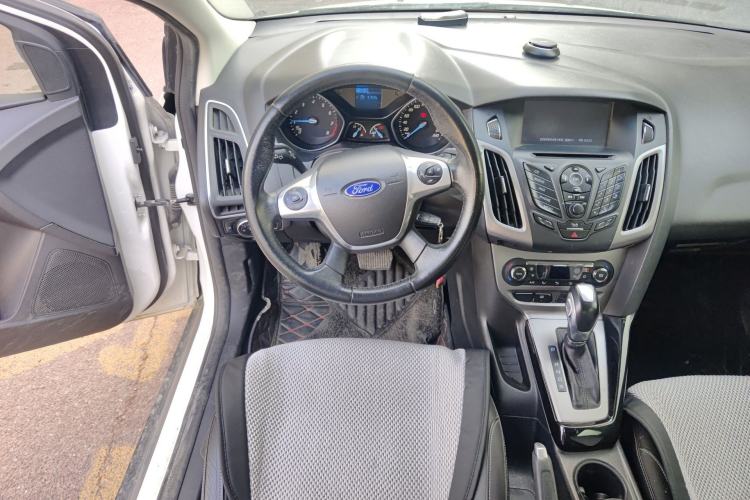 Used Ford Focus 2012 Hatchback 1.6L Automatic Fashion Edition
