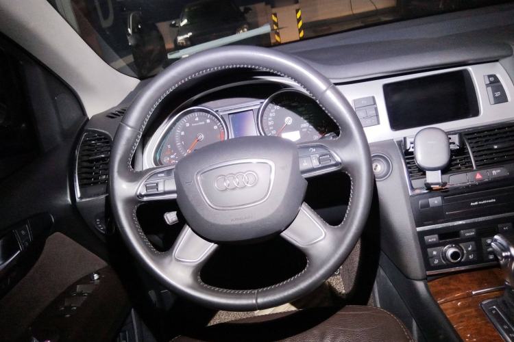 Used Audi Q7 2014 35 TFSI Sport Edition Steering Wheel