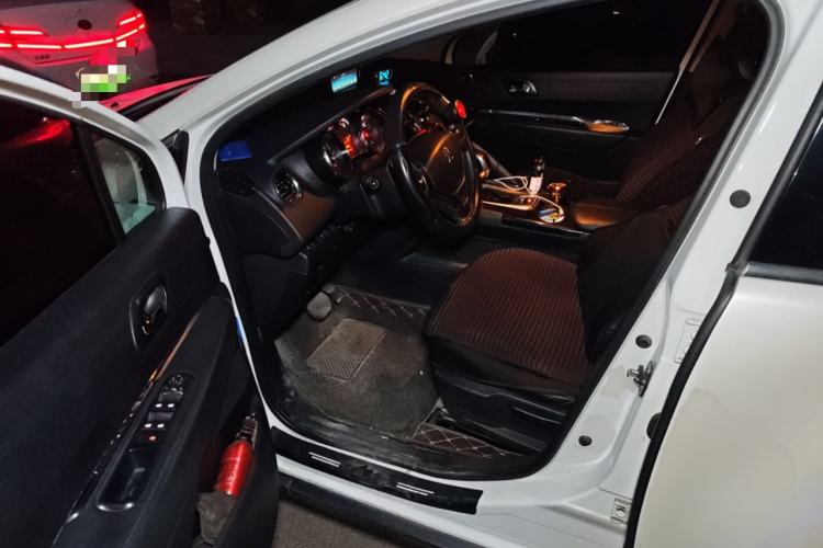 Used Peugeot 3008 2015 2.0L Automatic Classic Edition
