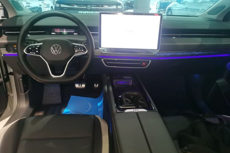 Used Volkswagen ID.7 VIZZION 2024 PRO Model Center Console